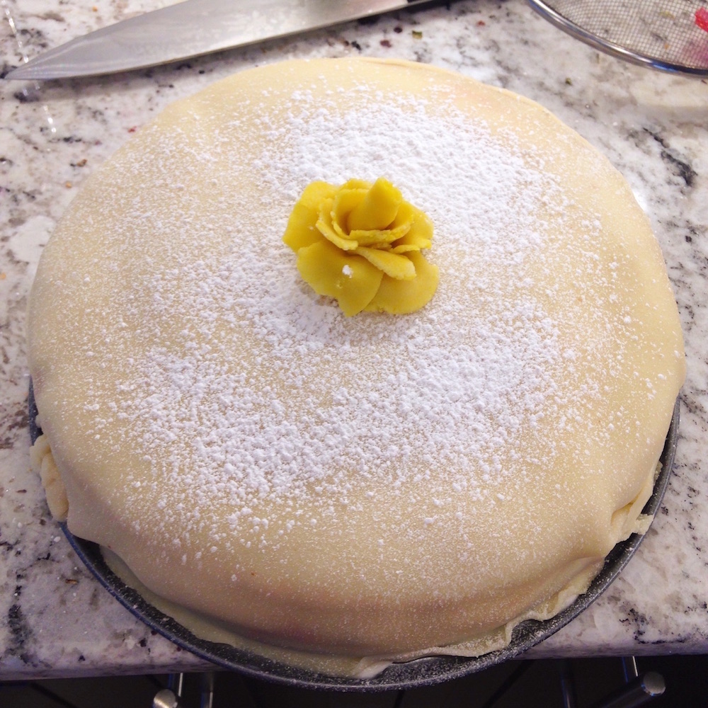 Analyzing Heat and Mass Transfer During Cake Baking with Simulation