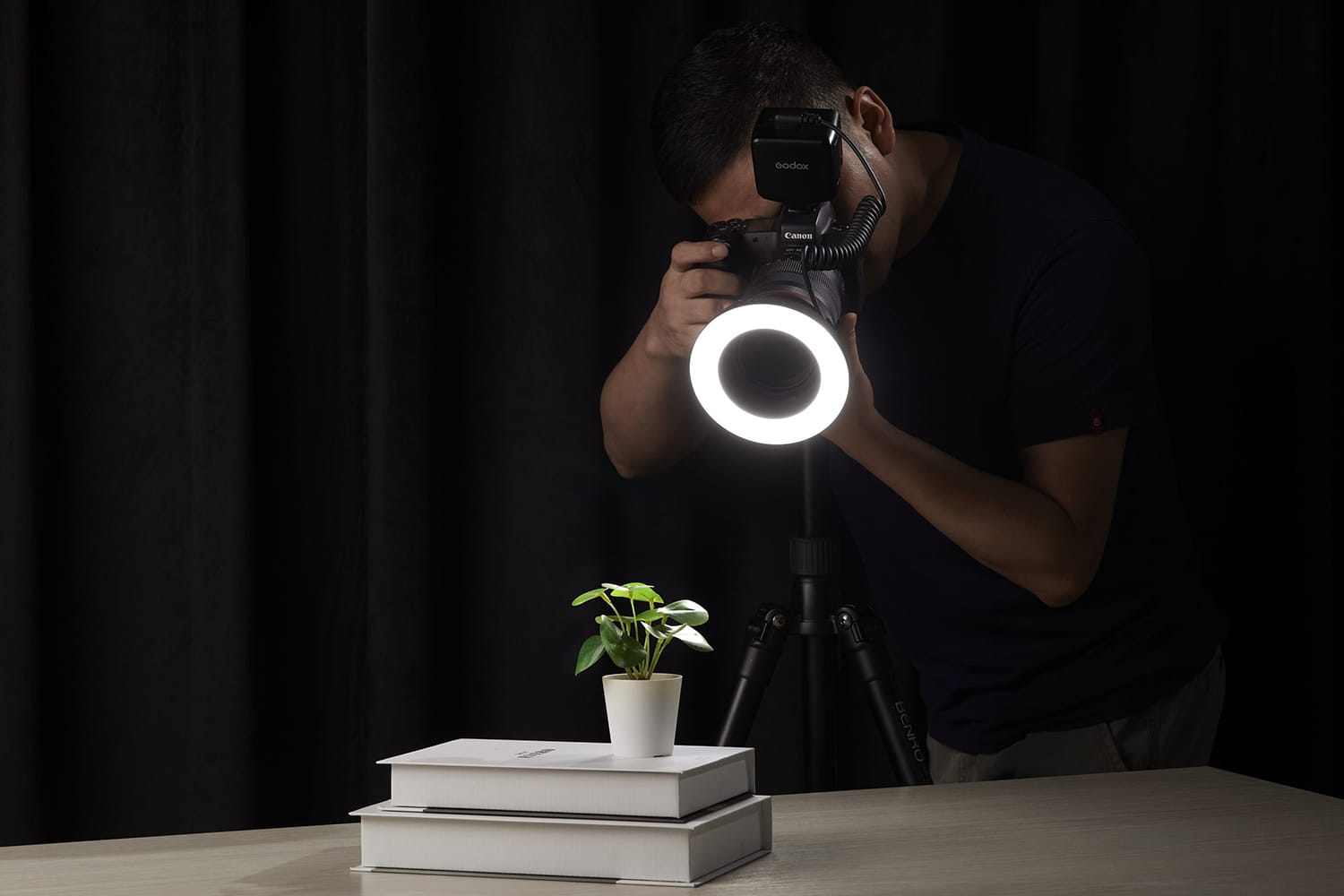 Review of the Godox RING72 Macro LED Ring Light Contrastly