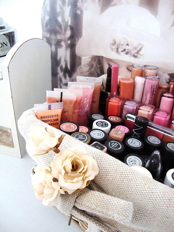 20 Marvelous Makeup Storage Ideas
