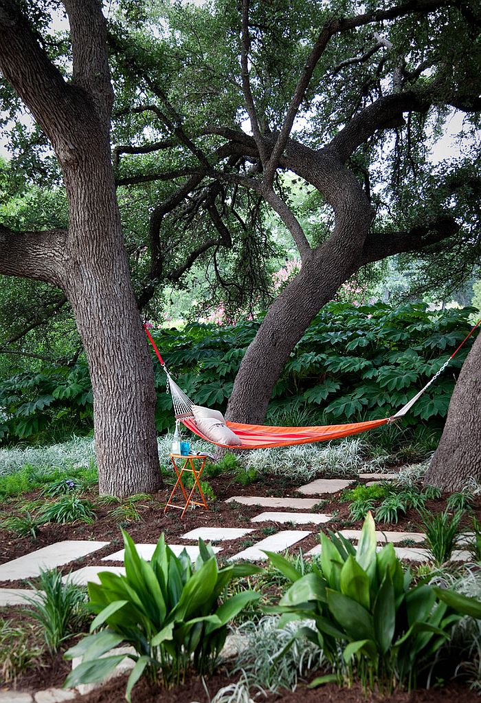 Summer Spirit 25 Cool Outdoor Hangouts with a Hammock!