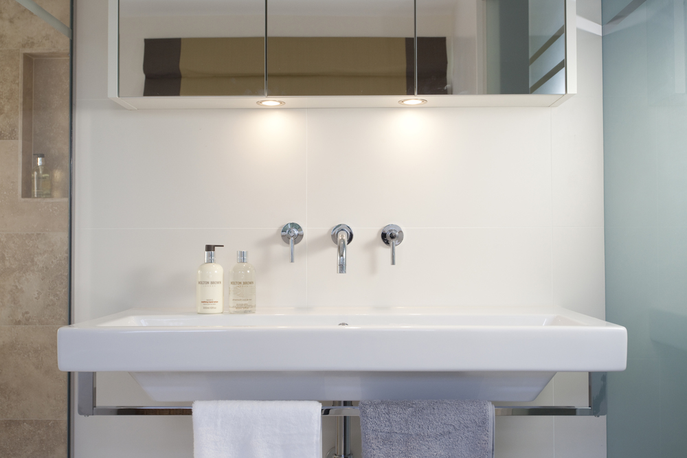 20 Tips for an Organized Bathroom