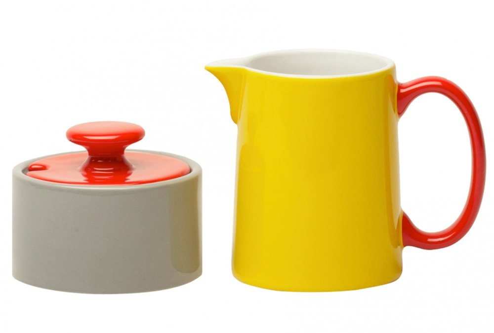 The Beauty of Sculptural Modern Tea Sets