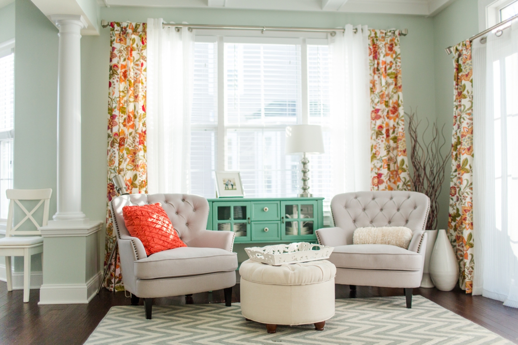 Fresh and Pastel Style Your Living Room In Mint Hues