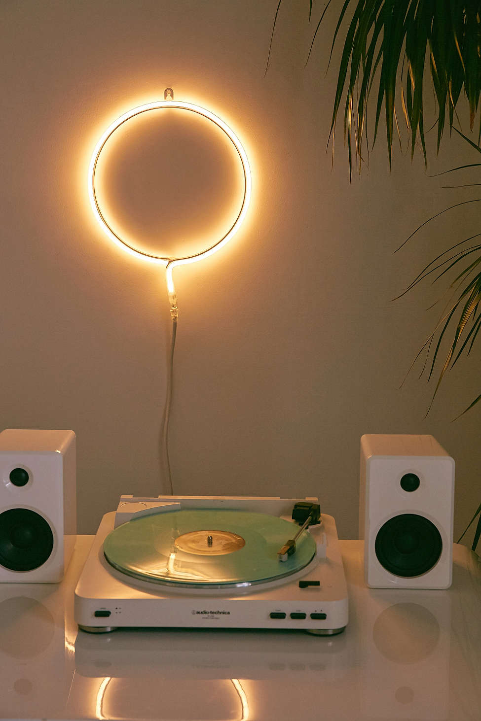 Daring home decor neon lights for every room