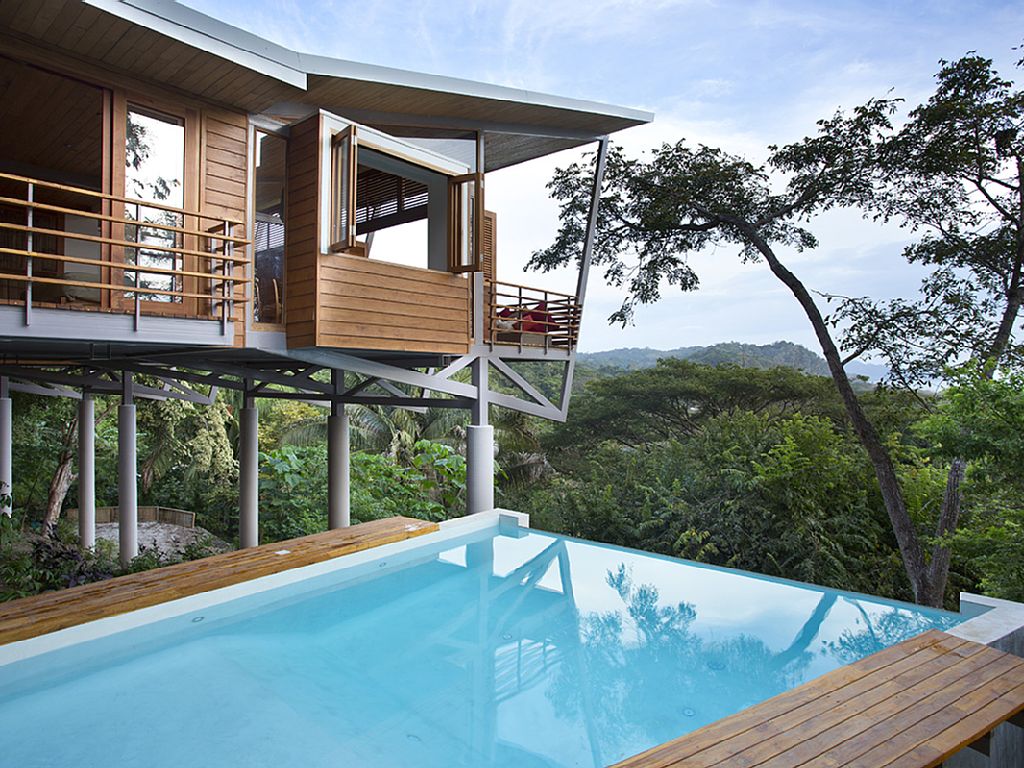 Modern Treehouses Childhood Dream Turned into a Luxury Getaway