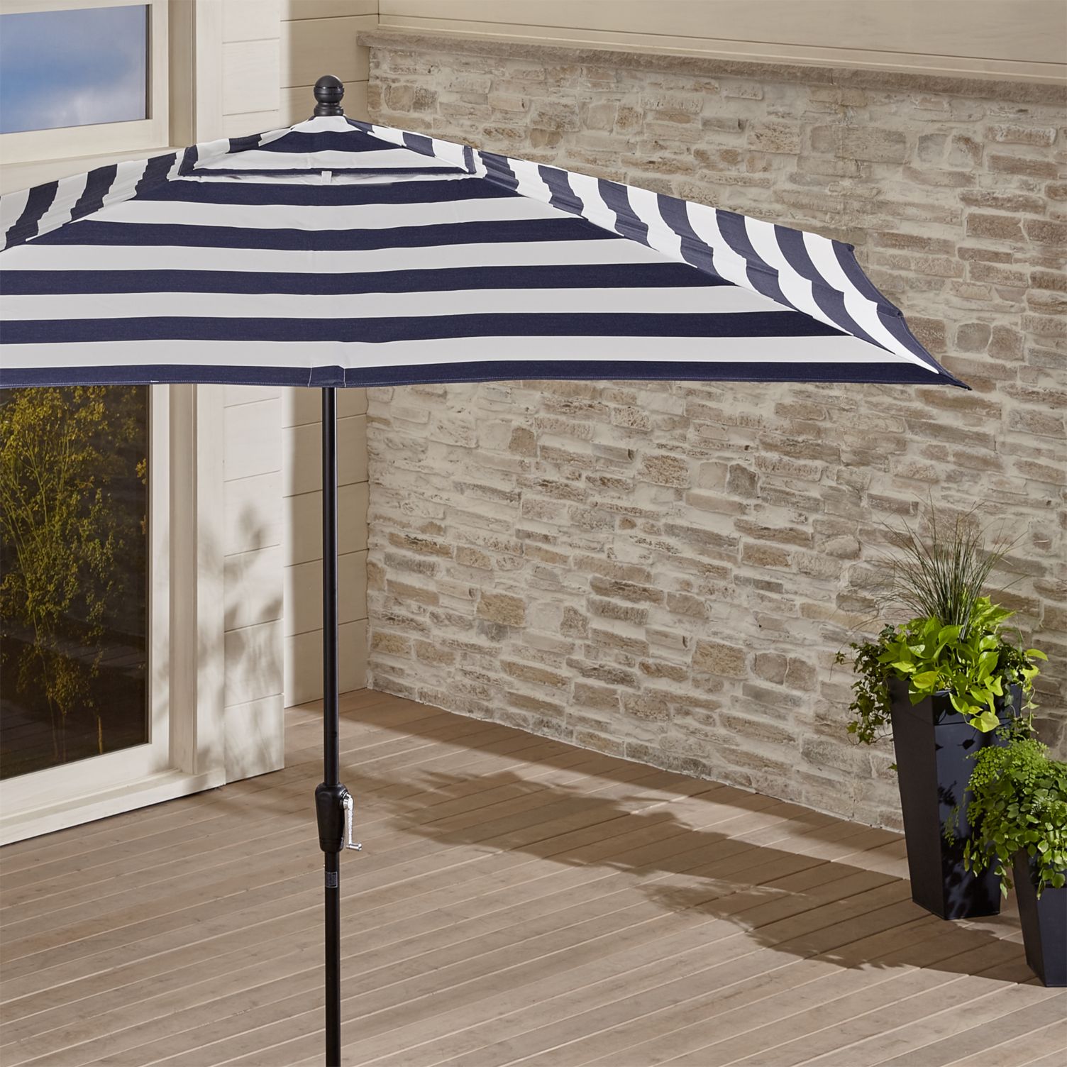 3 Outdoor Design Styles Featuring Patio Umbrellas Linhai Taicheng Artware