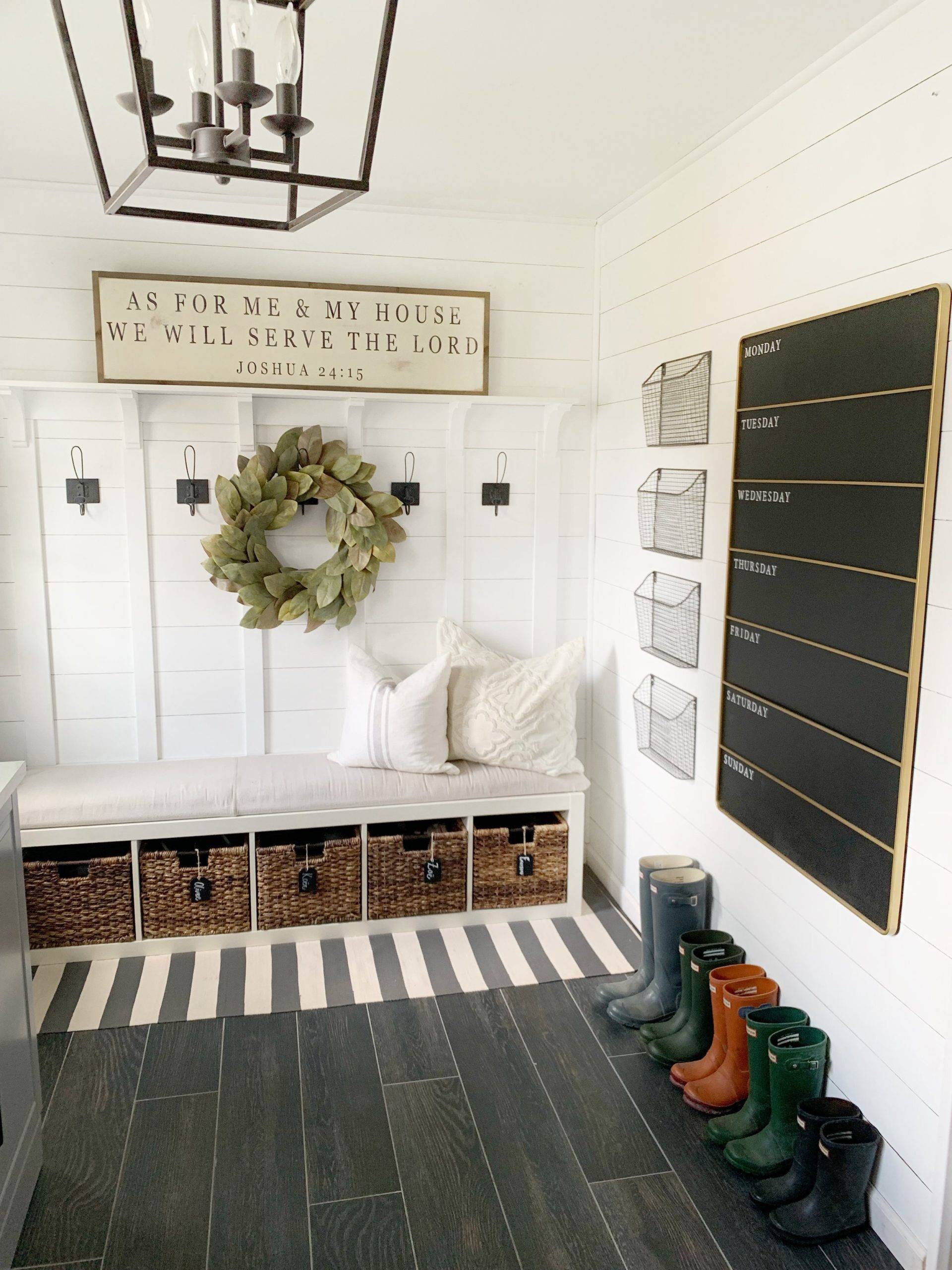 16 Farmhouse Entryway Ideas to Make Your Guests Feel
