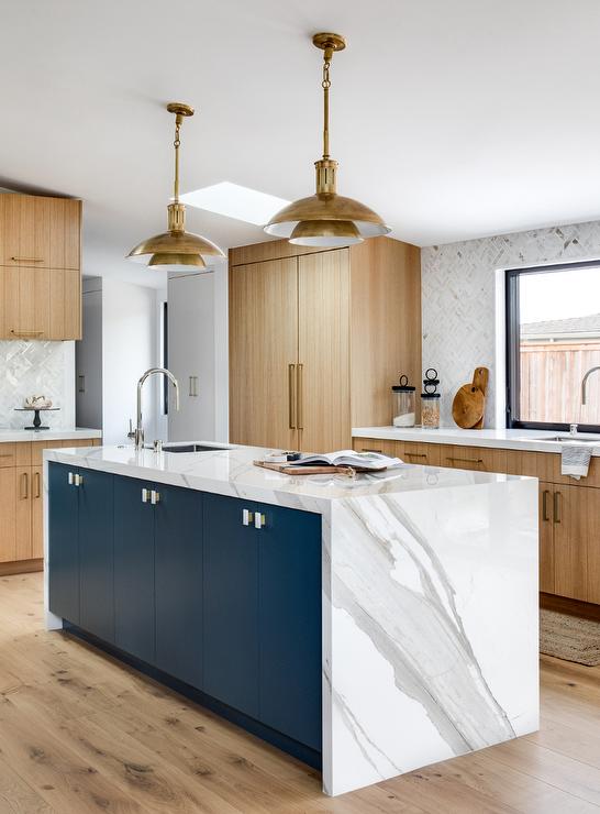 15+ Kitchen Island Designs That Are Both Trendy and Timeless