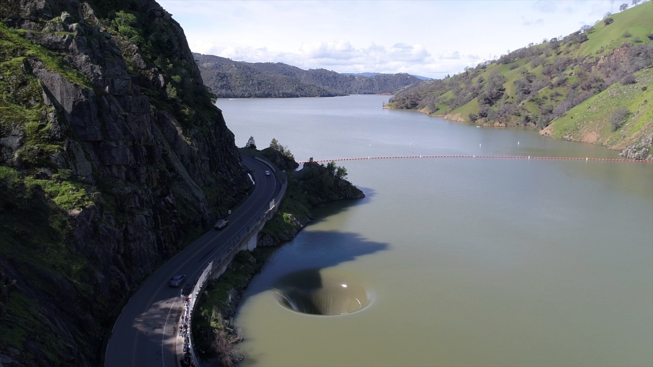 Mysterious Hole Is Found In A Lake The Shocking Truth Is Uncovered News