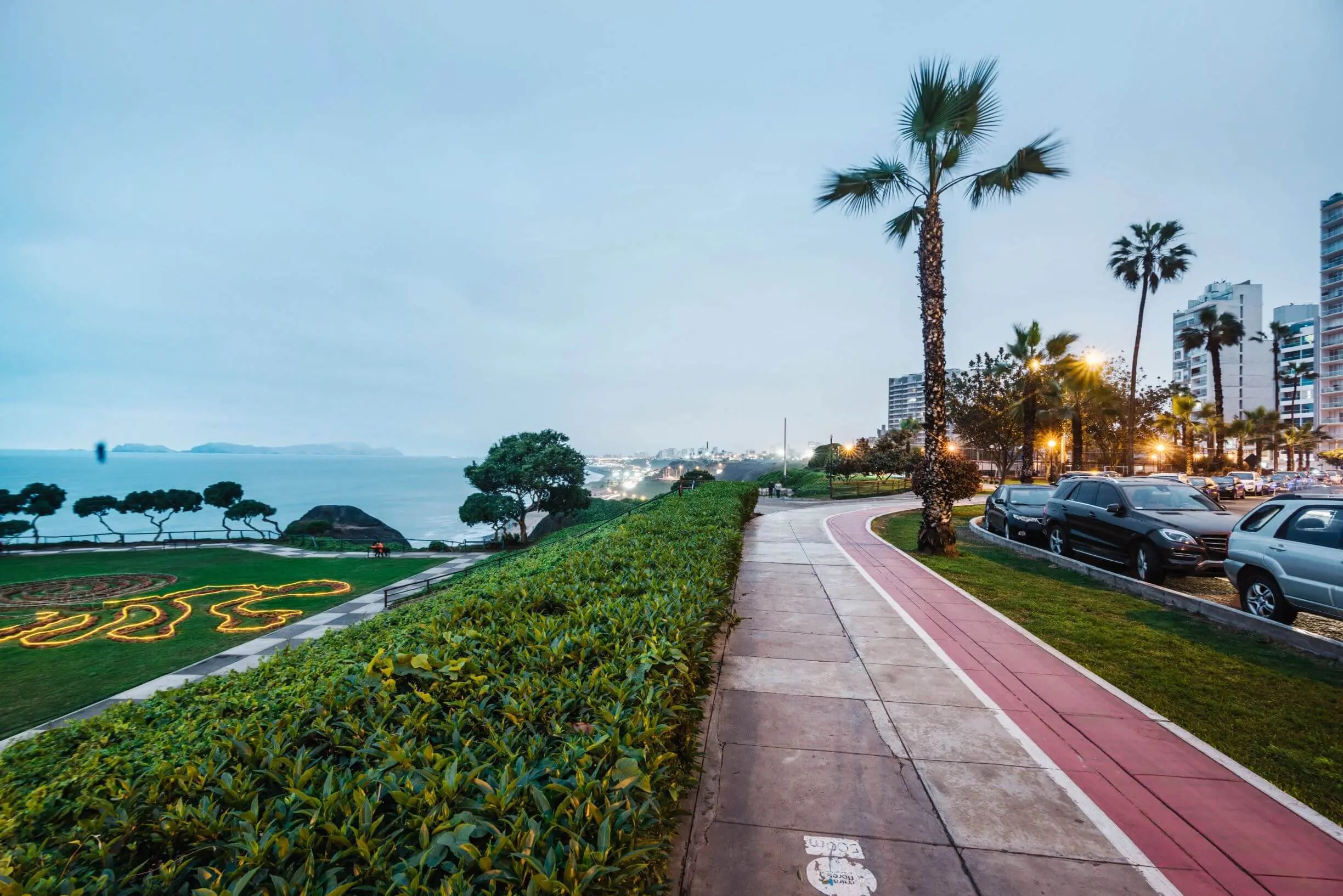 Miraflores, sus parques más emblemáticos y la mejor vista al mar De
