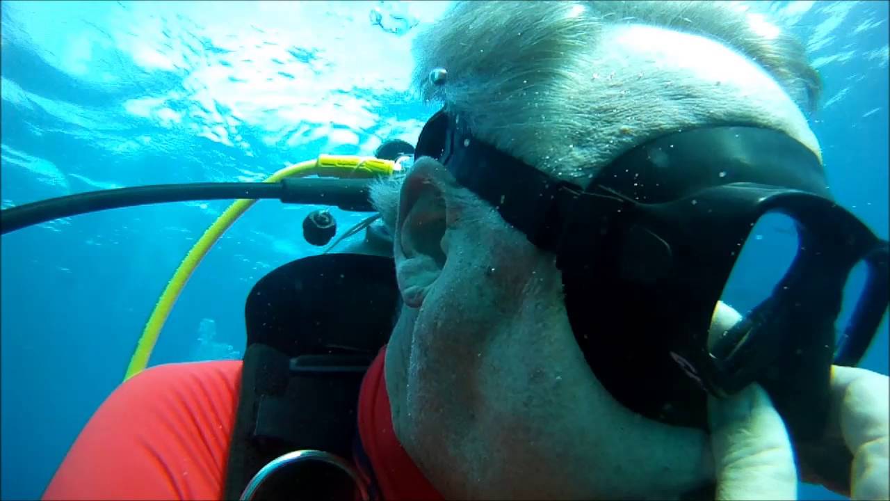 A Perforated Eardrum Can Cause Pain Hearing Loss And Ear Drainage