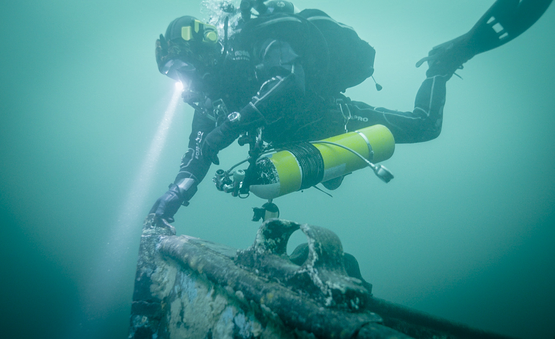 The Benefits Of Wearing A Dive Watch DesertDivers