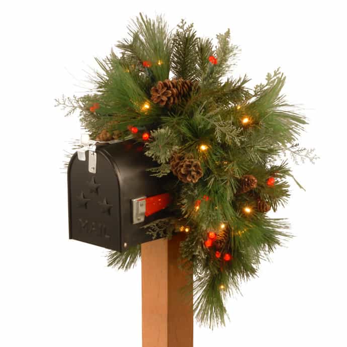 30 Ideas to Dress up Your Mailbox in a Fairy tale Look for this Christmas