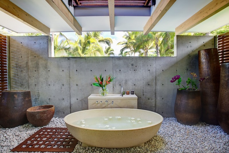 25 Ideas to Make Your Outdoor Bathroom A Place Of Relaxation And Joy