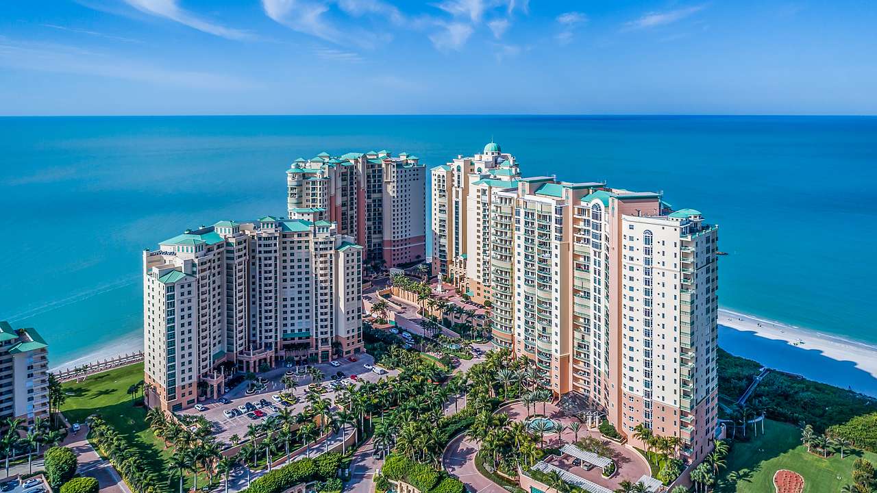 Marco Island Travel Guides by Destguides