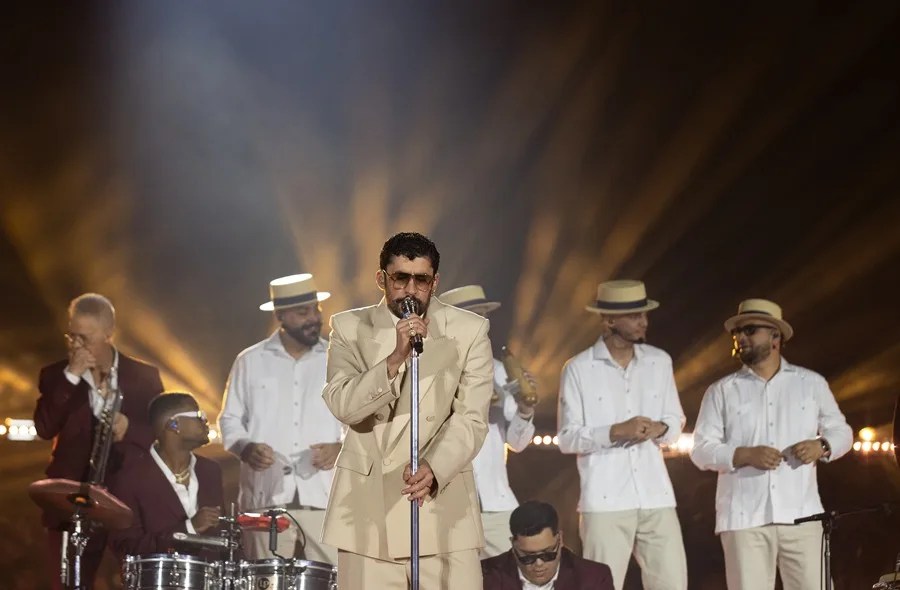 Bad Bunny será el primer latino en protagonizar el espectáculo del entretiempo de la Super Bowl