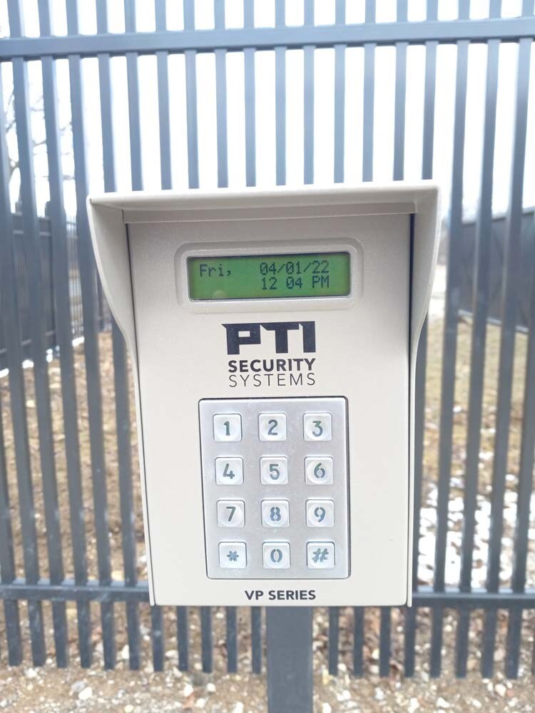 Storage Units in Old North Milwaukee, WI Devon Self Storage