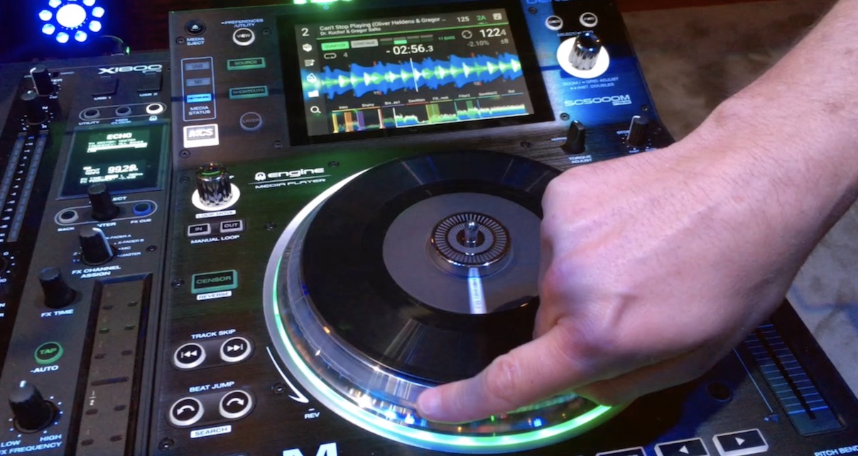 First Look Denon DJ SC5000M Motorised Platter Media Player