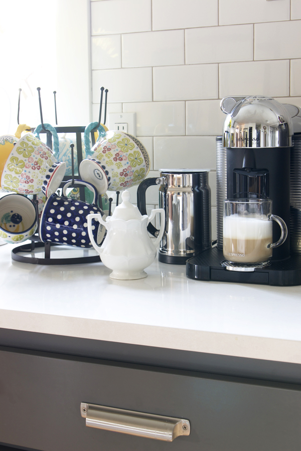 21 DIY Coffee Racks To Organize Your Morning Cup of Joe