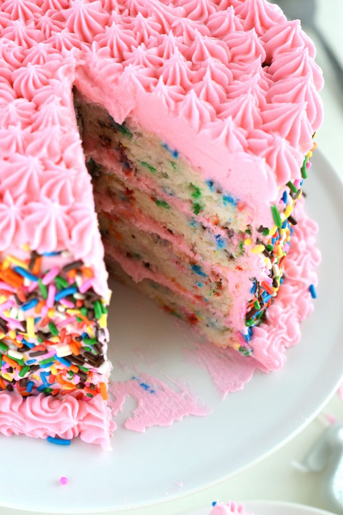 50 Gender Reveal Cakes To Surprise The Family and Yourself With!