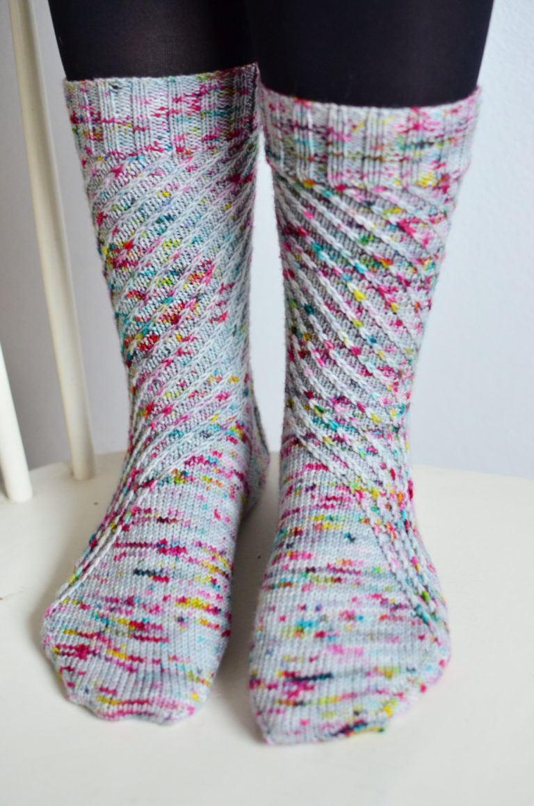 15 Fantastic Knitted Sock Patterns for Spring