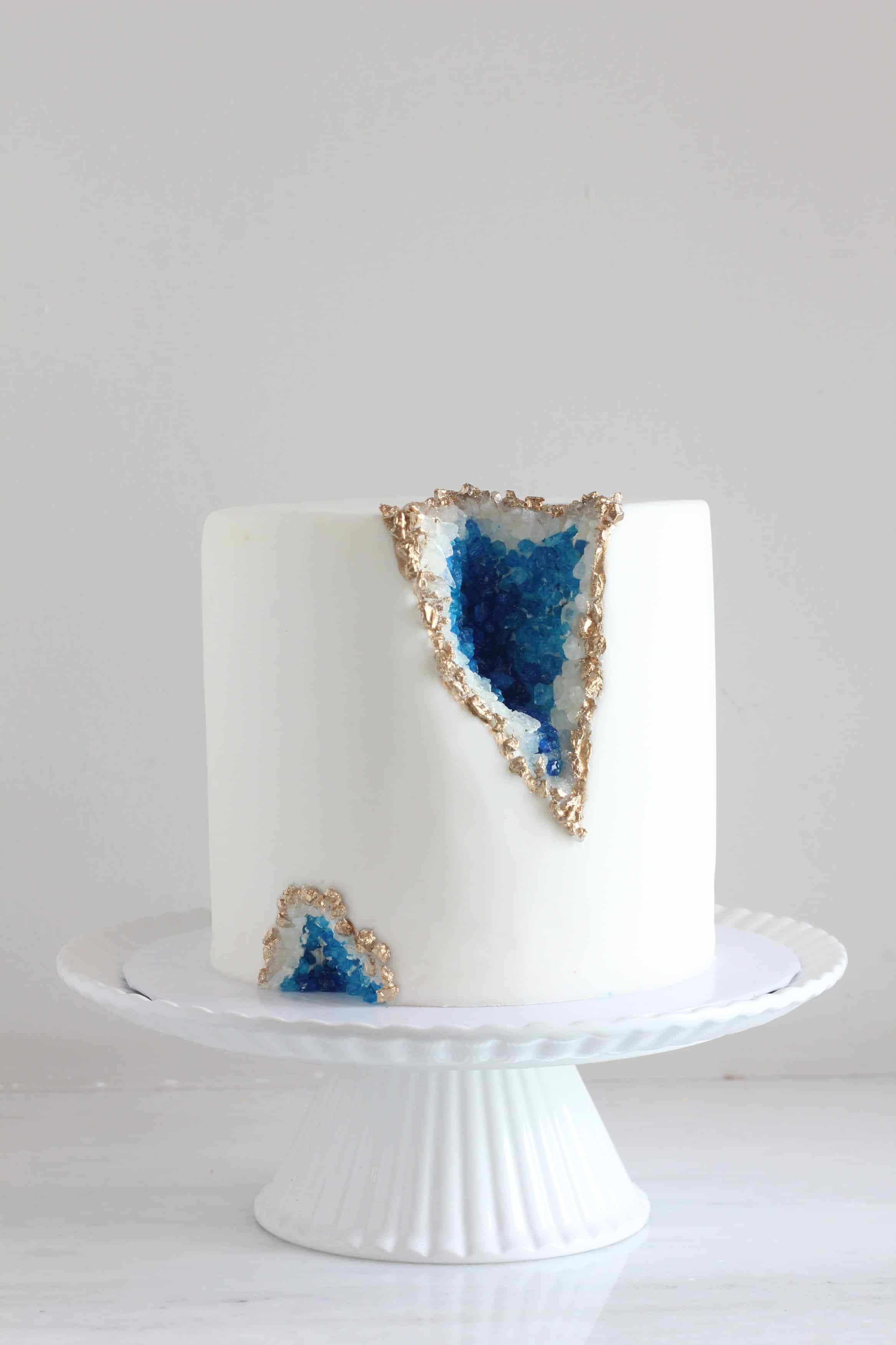 30 Beautiful Geode Cakes And How to Make Your Own