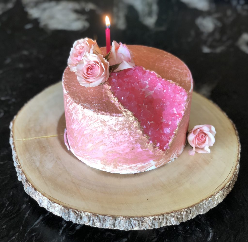 30 Beautiful Geode Cakes And How to Make Your Own