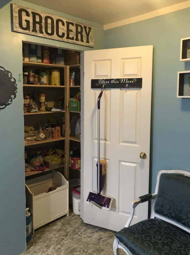 25 DIY Pantry Shelves Ideas for Your Home