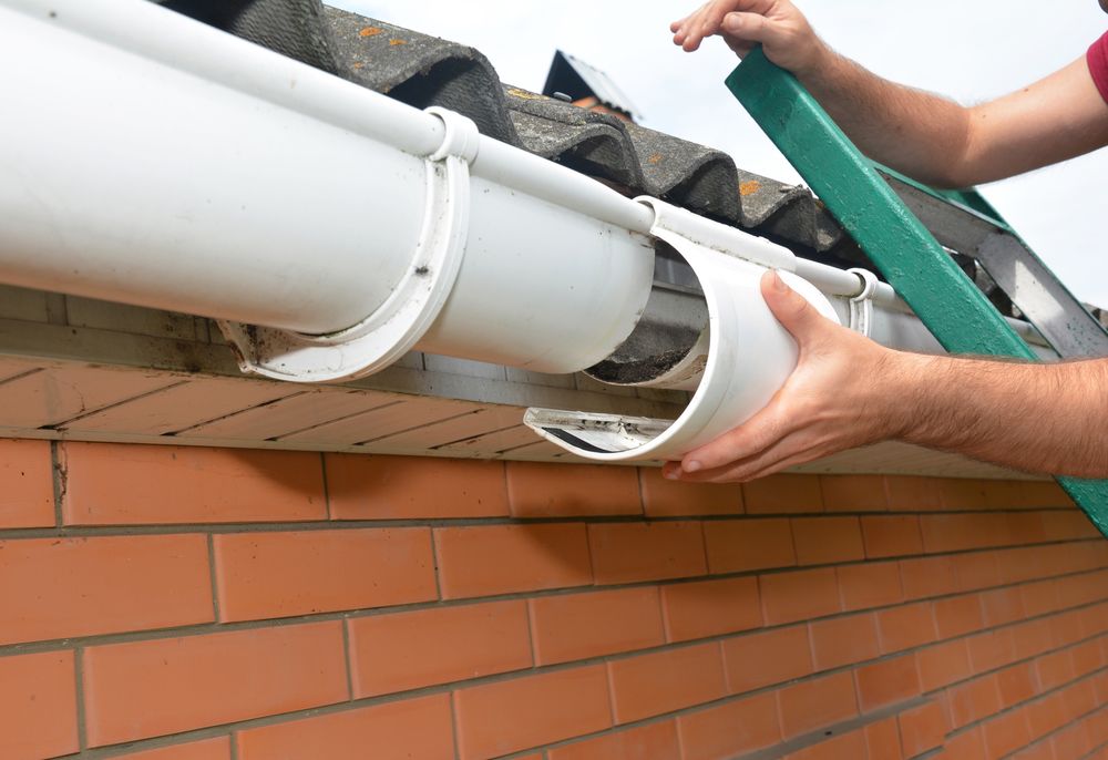 Gutters 101: A Complete Guide to DIY Gutter Installation and Maintenance