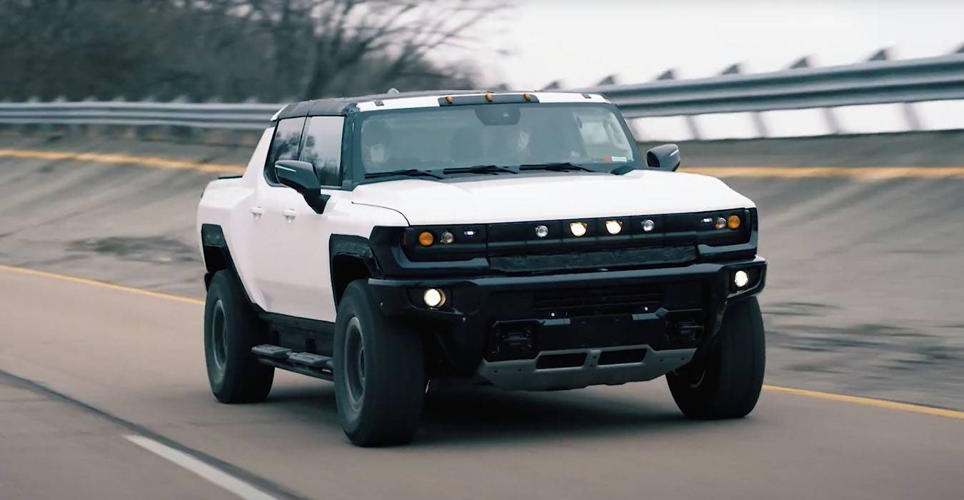 Hummer elettrico, un nuovo video mostra l'enorme batteria e DMove.it