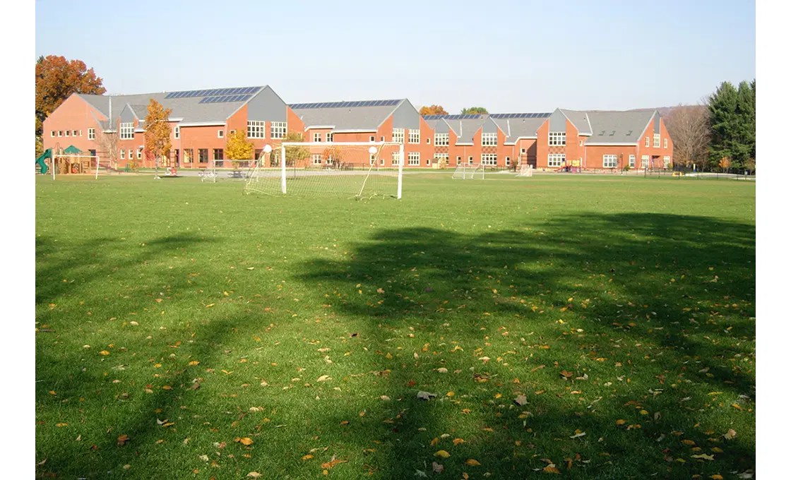 WILLIAMSTOWN ELEMENTARY SCHOOL Dodson & Flinker Landscape