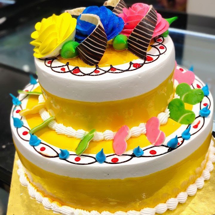 Top more than 160 pineapple birthday cake online latest in.eteachers