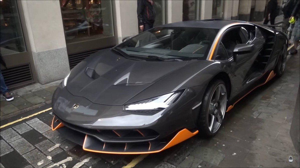 Transformers 5 The Last Knight is Full of Magnificent Cars, Mayhem,...