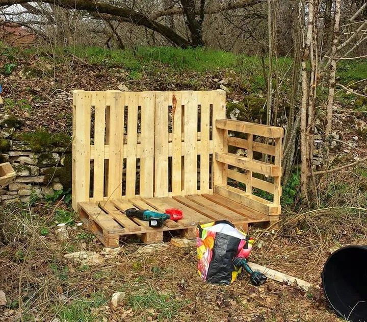DIY Pallet Outdoor Toilet Pallet Bathroom Easy Pallet Ideas