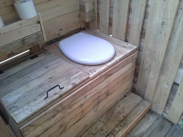 DIY Pallet Outdoor Toilet Pallet Bathroom Easy Pallet Ideas