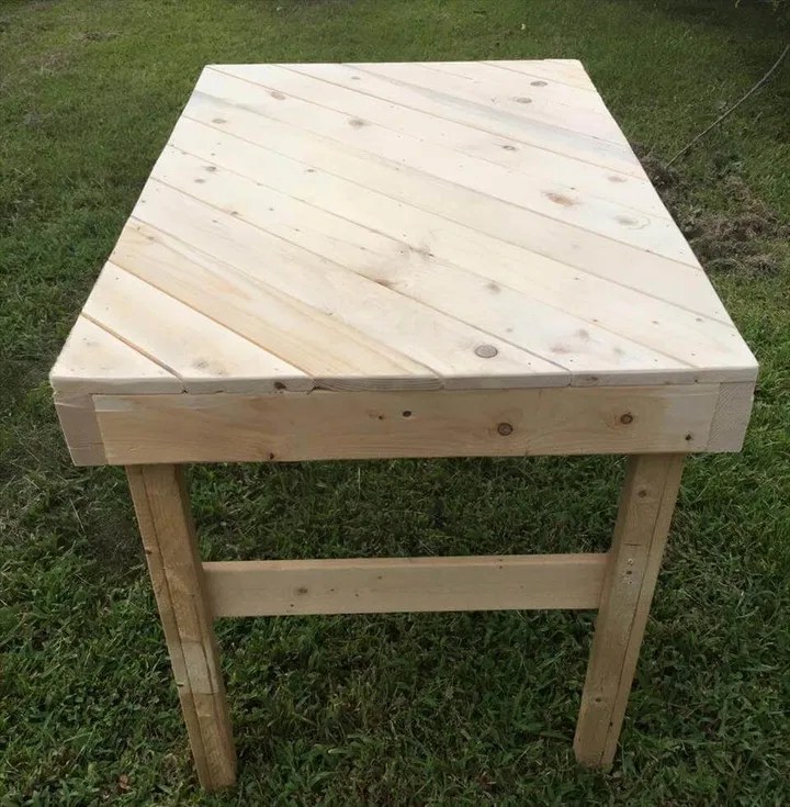 Pallet Coffee Table with Diagonal Stripe Pattern Easy Pallet Ideas