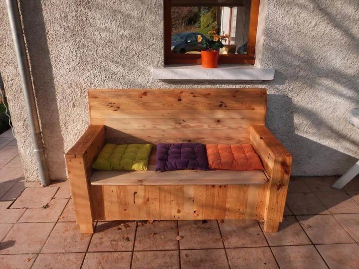 Pallet Sofa with Builtin Storage Space Easy Pallet Ideas