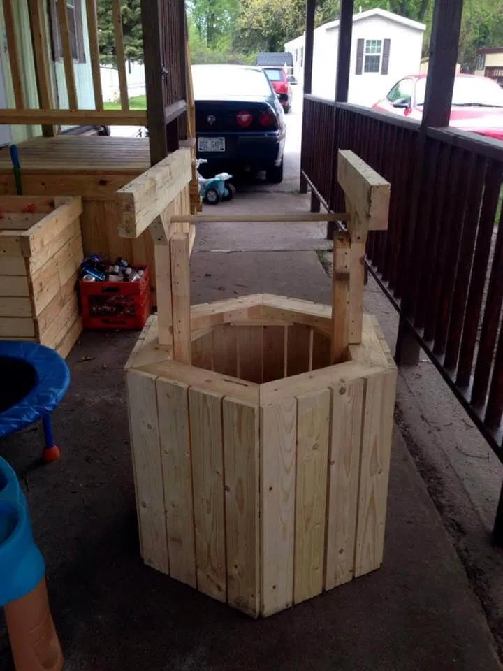 Build Wood Pallet Wishing Well Easy Pallet Ideas