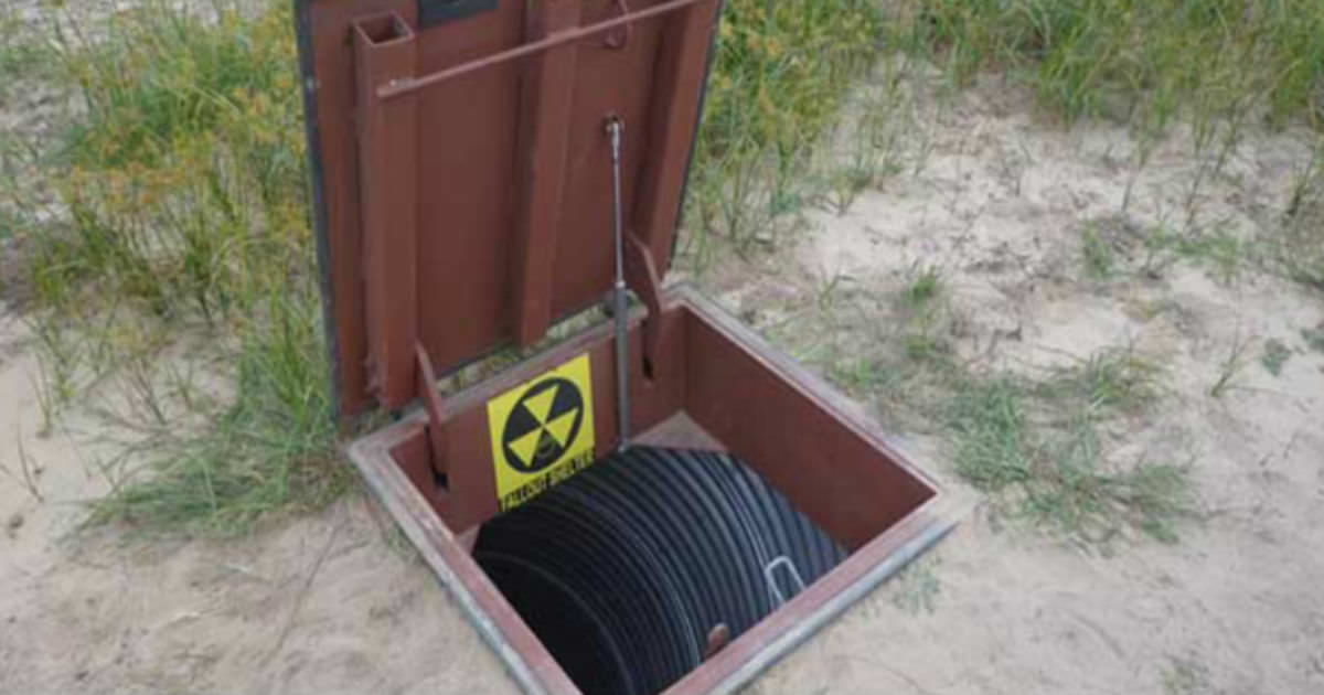 Litet rör i marken leder till stor och lyxig bunker under jord