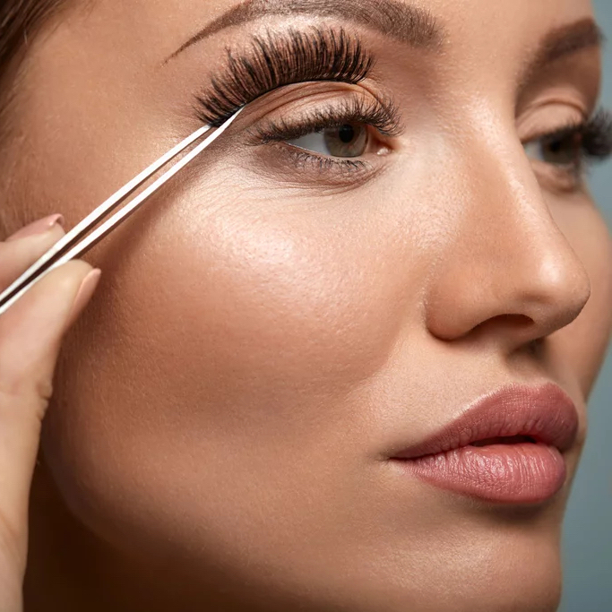 How to Apply False Eyelashes A Stepby Step Guide eCosmetics