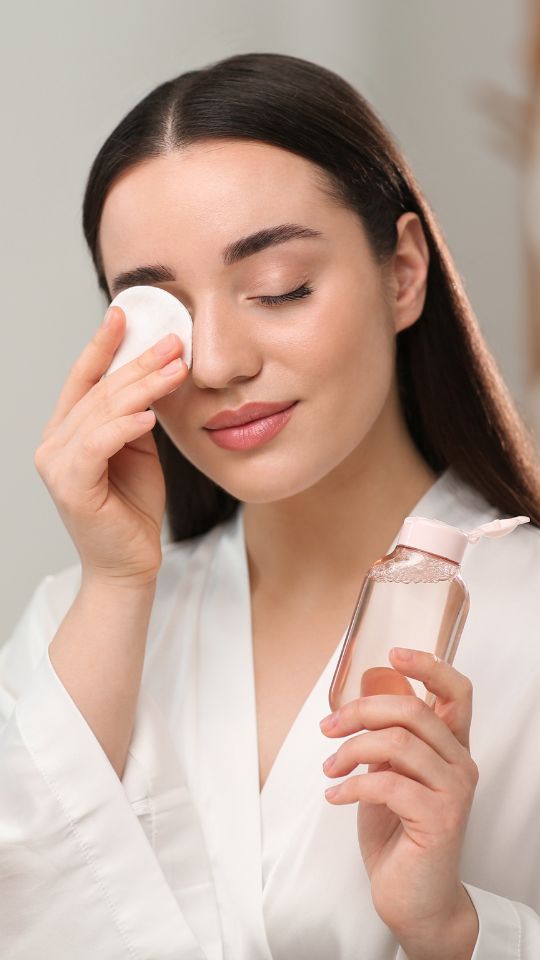 Makeup remover hacks 6 DIY alternatives to use