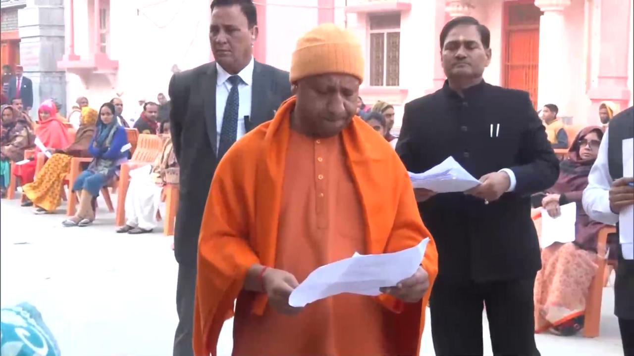 CM Yogi order threeyear age relaxation for Police recruitment