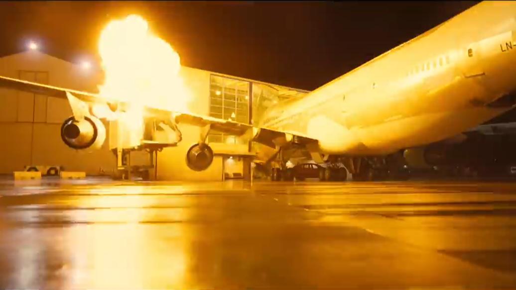 star reveals filmmaker crashed a real plane into a building