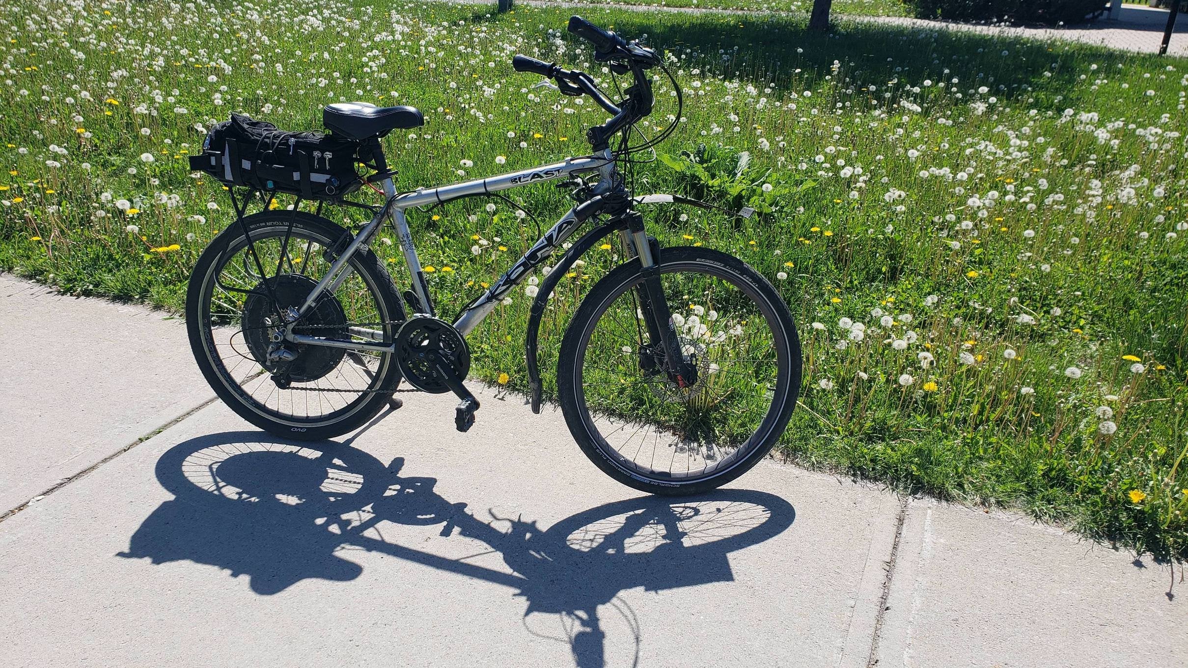 How To Lock The Battery On A Motan Electric Bike ElectricBikeSimulator