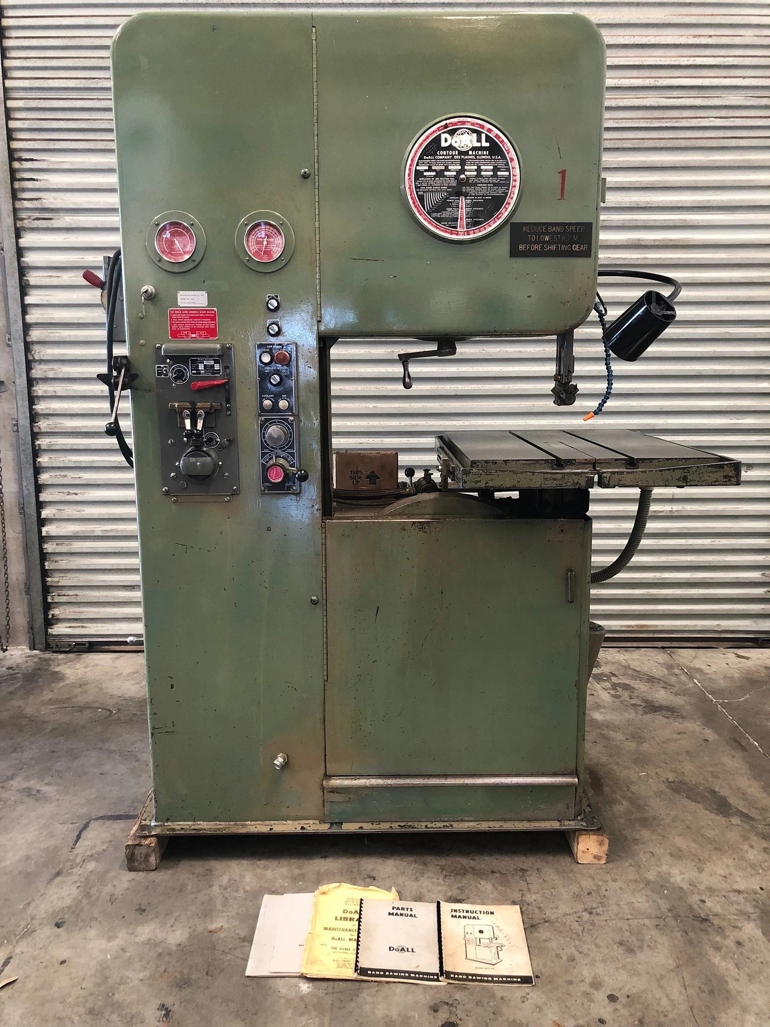 Used DOALL 26121H Vertical Band Saws 4453 GMT