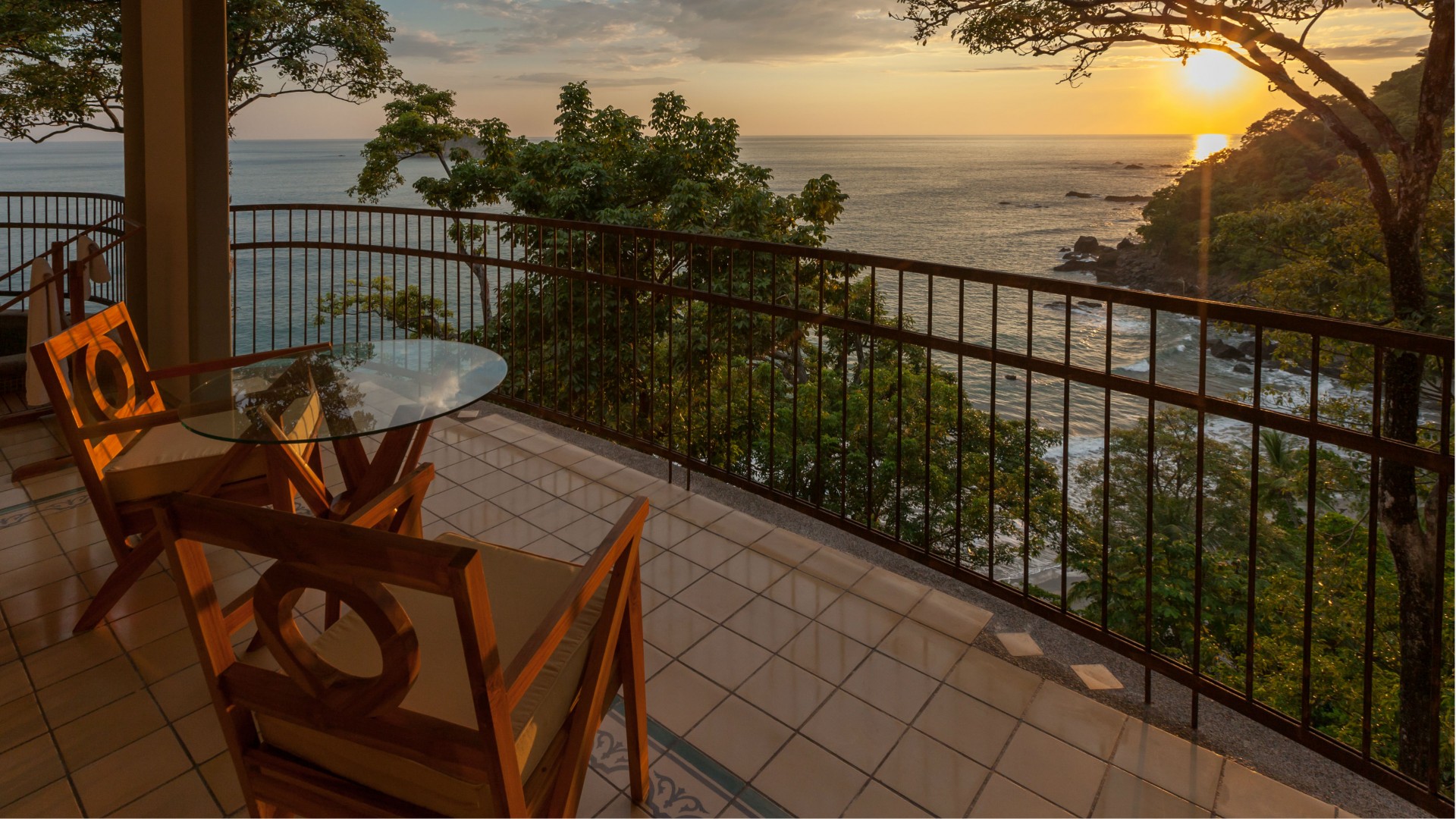 Room Service Arenas del Mar Beachfront & Rainforest Resort Manuel Antonio, Costa Rica