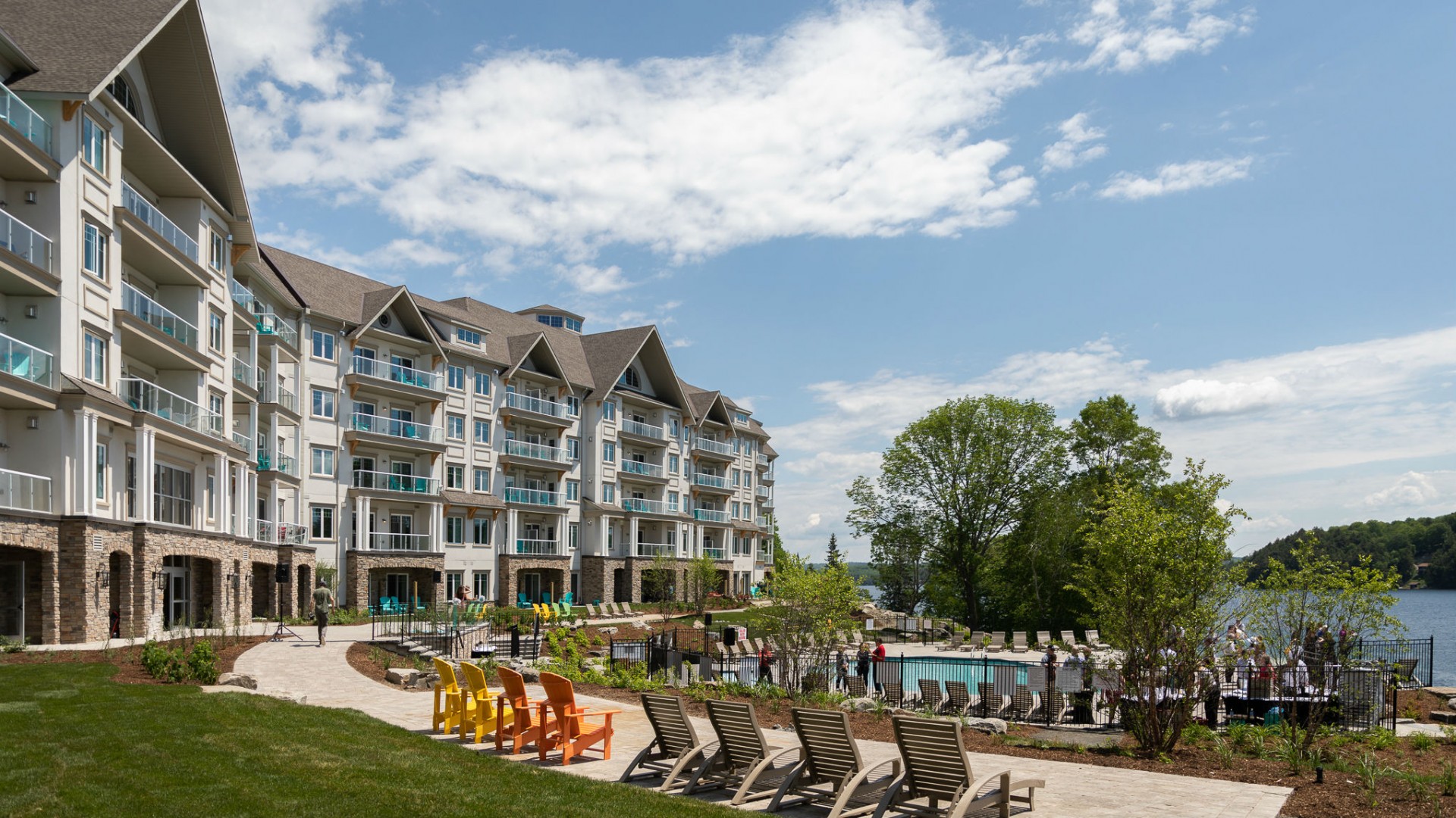 Room Service Deerhurst Resort's Lakeside Lodge Huntsville, ON