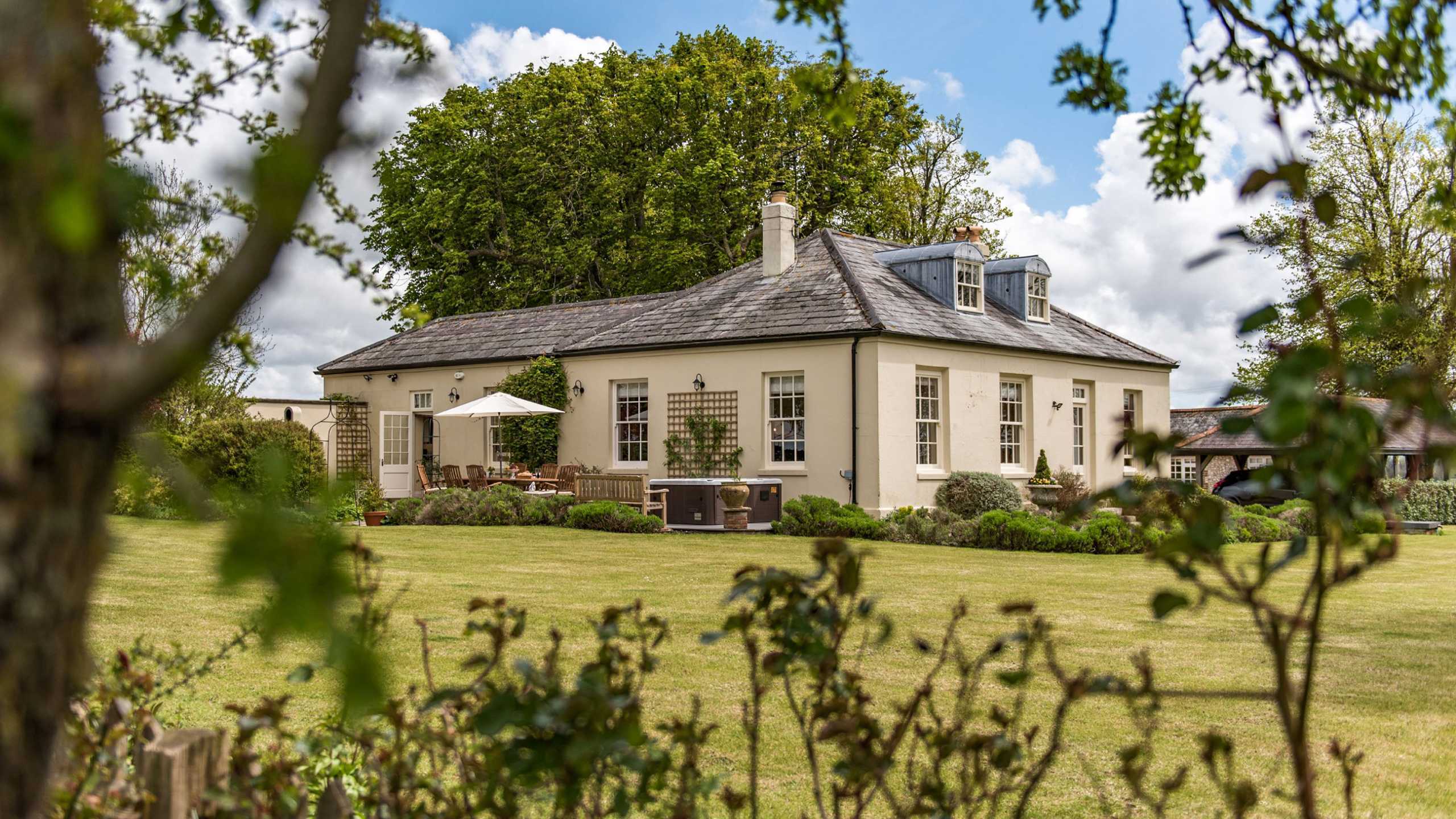 Win a luxury 3night stay in Telegraph House Competition Escapism