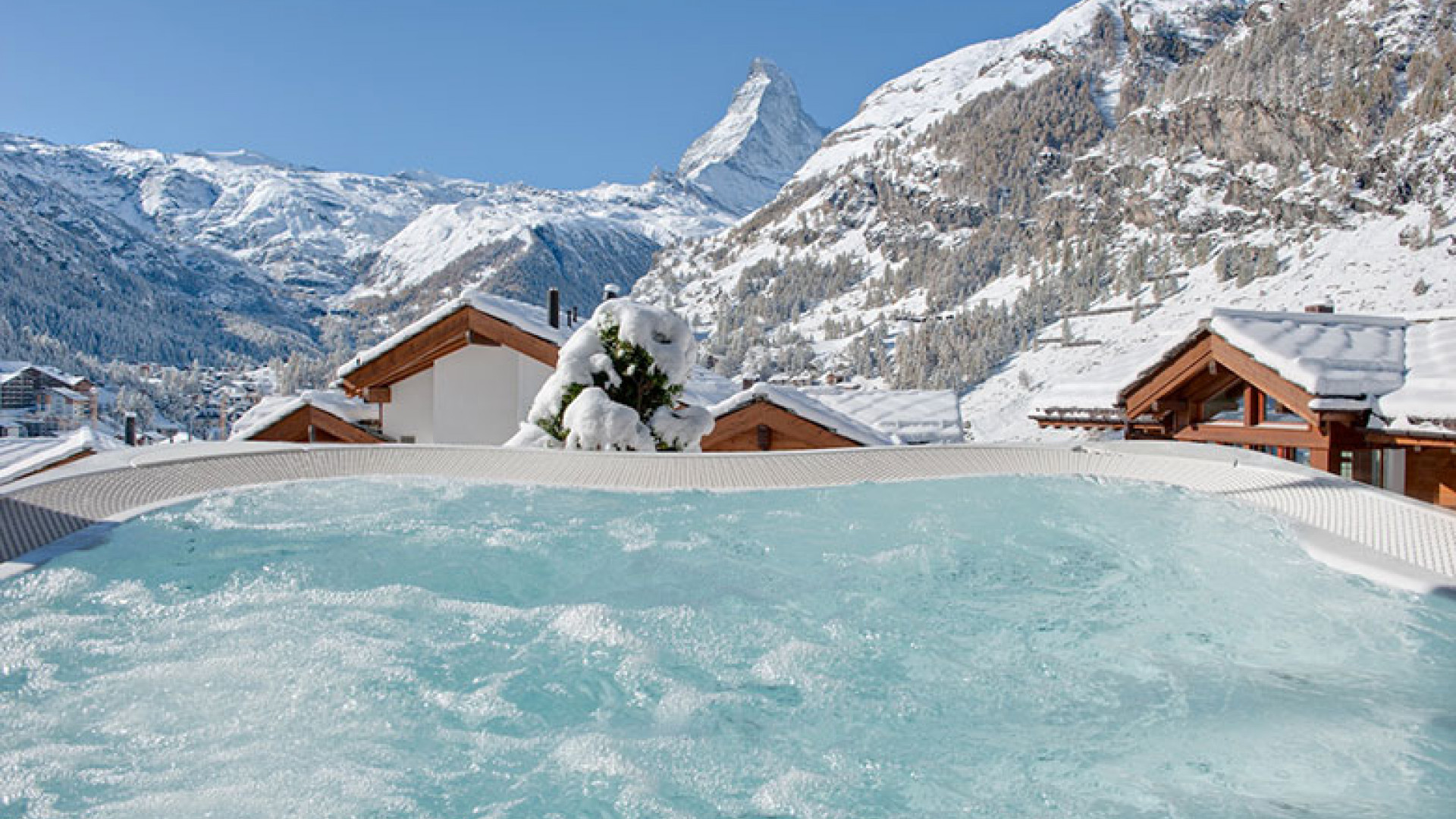 Top 10 Ski Chalet Hot Tubs Escapism