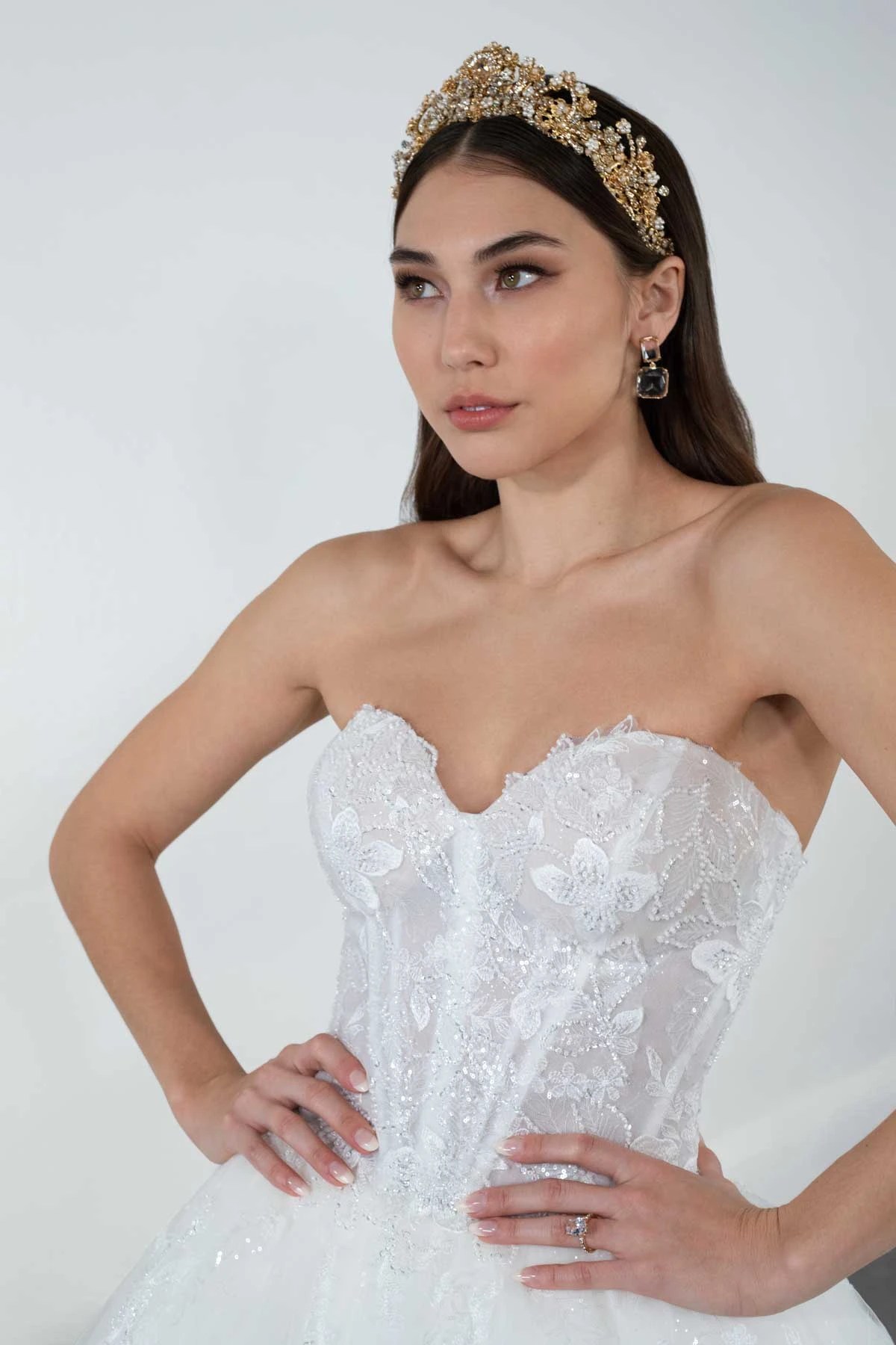 Sparkling Designer Princess Corset Ballgown Wedding Dress with Long Train